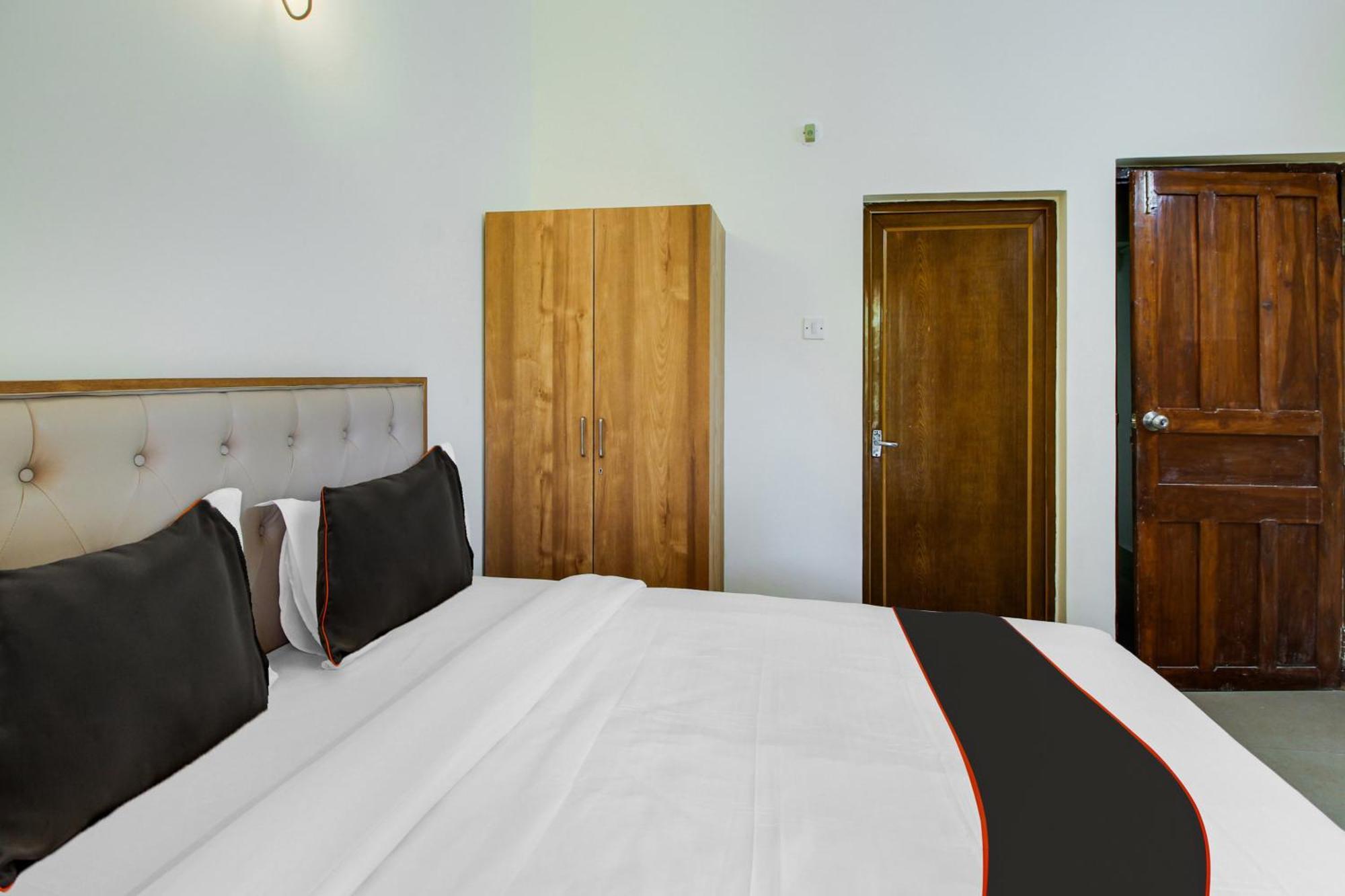 Hotel Declassio By Goa's Pearl Near Aguada Fort Nerul (Goa)